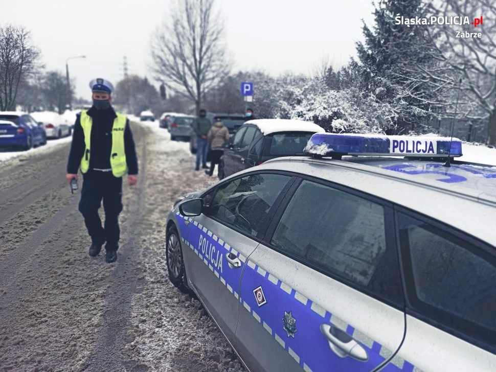Zima na drogach. Policjanci apelują o ostrożność