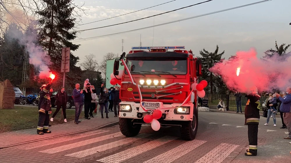 OSP Makoszowy otrzymała nowy pojazd ratowniczo-gaśniczy! [Zdjęcia]