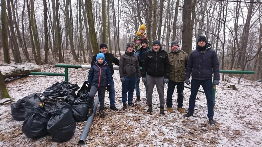 Wodzisławianie zorganizowali akcję sprzątania lasu