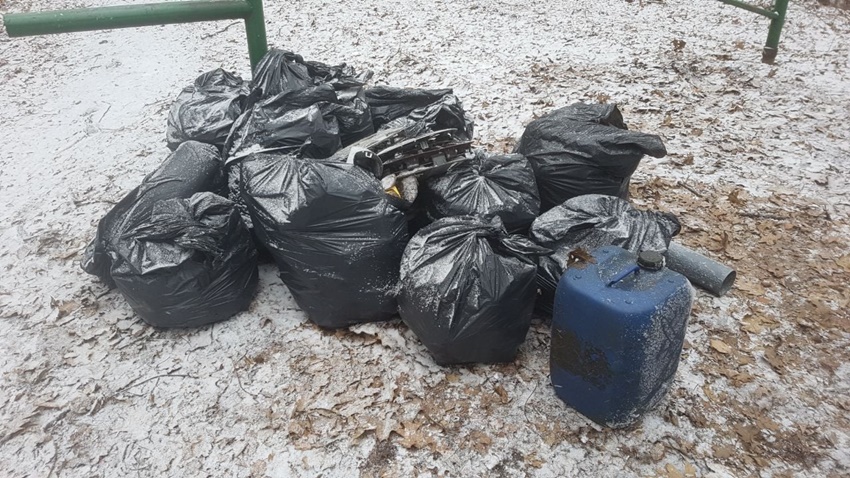 Wodzisławianie zorganizowali akcję sprzątania lasu