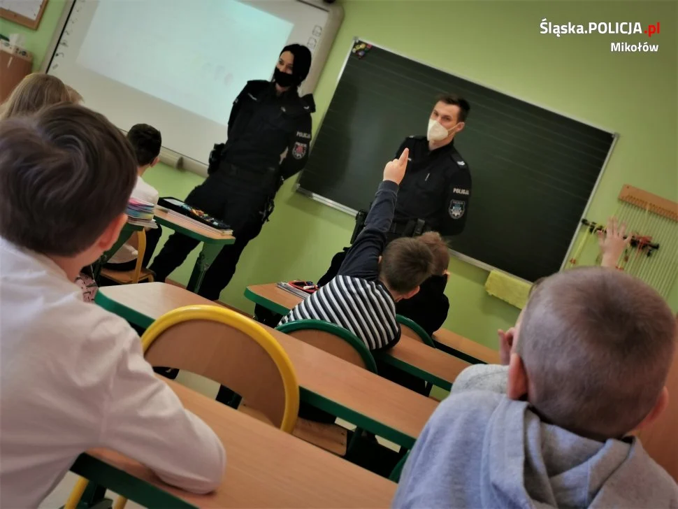 Lekcja bezpieczeństwa w Łaziskiej podstawówce