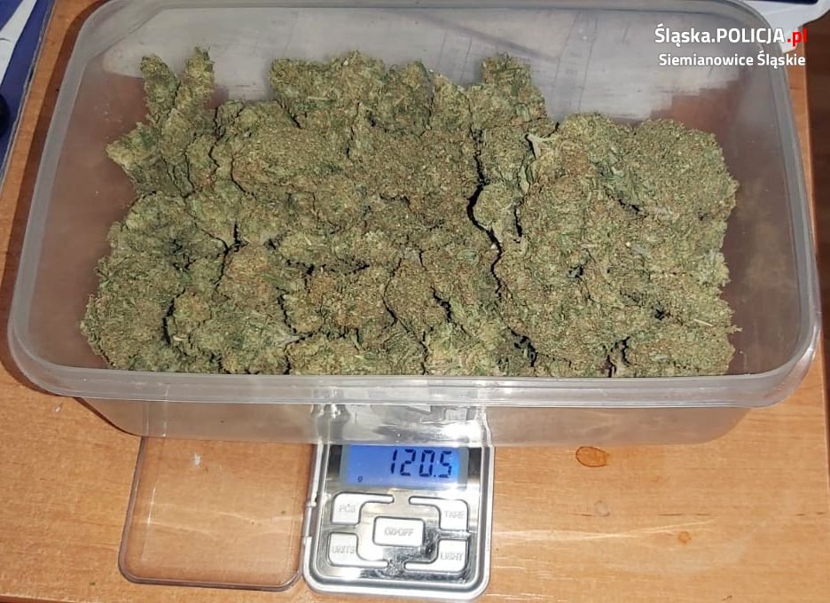 Policja: Niecierpliwy kierowca przyłapany z narkotykami