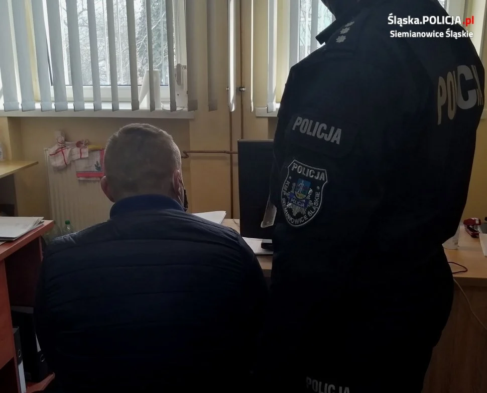 Policja: Zatrzymanie sprawców kradzieży perfum z drogerii