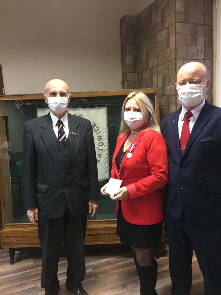 Dyrektor Oddziału Rejonowego PCK w Bytomiu odznaczona Medalem Srebrnym