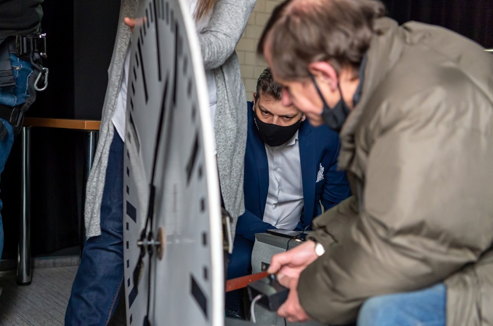 Zegar w Teatrze Rozbark znowu odmierza czas