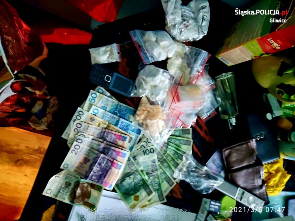 Policja w Gliwicach: Kolejne uderzenie w narkobiznes