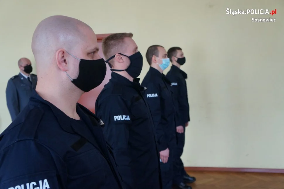 Nowi policjanci ślubowali w Komendzie Miejskiej Policji w Sosnowcu