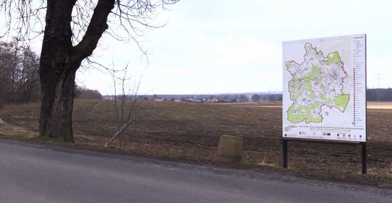 Mikołów: Obok osiedla domków mają powstać ogromne hale produkcyjne! Mieszkańcy protestują!