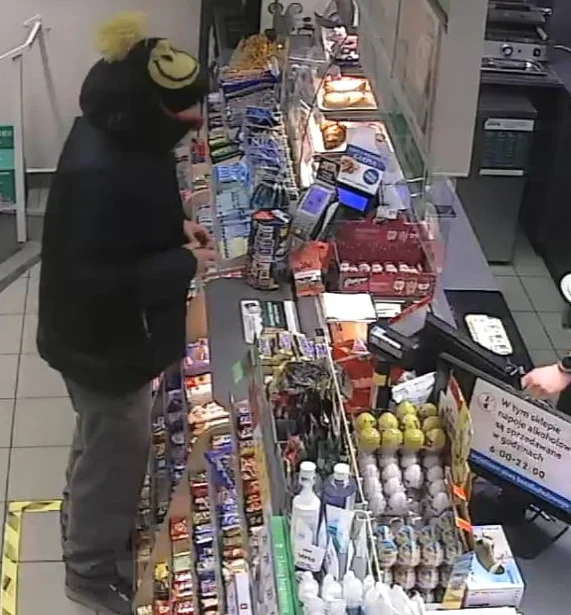 Za zakupy chciał zapłacić zabawkowym banknotem. Rozpoznajesz go?