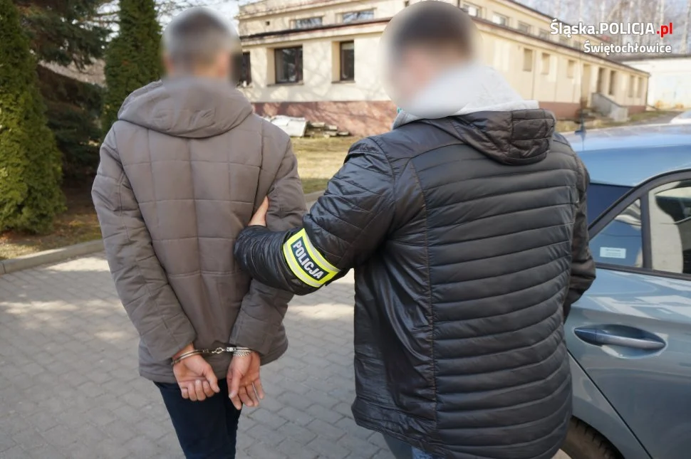 Zakaz opuszczania kraju i policyjny dozór za zlekceważenie sądowego zakazu