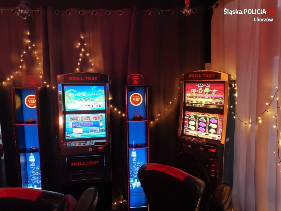 Chorzowscy policjanci zarekwirowali kolejne nielegalne automaty do gier hazardowych