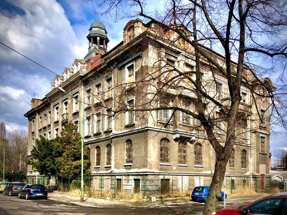 Ratusz w Batorym zyska nowy dach