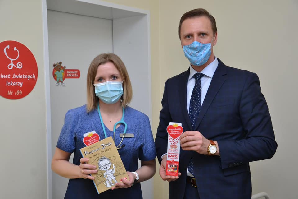 Otwarto nową biblioteczkę w żorskim szpitalu. Najmłodsi mogą już czytać!