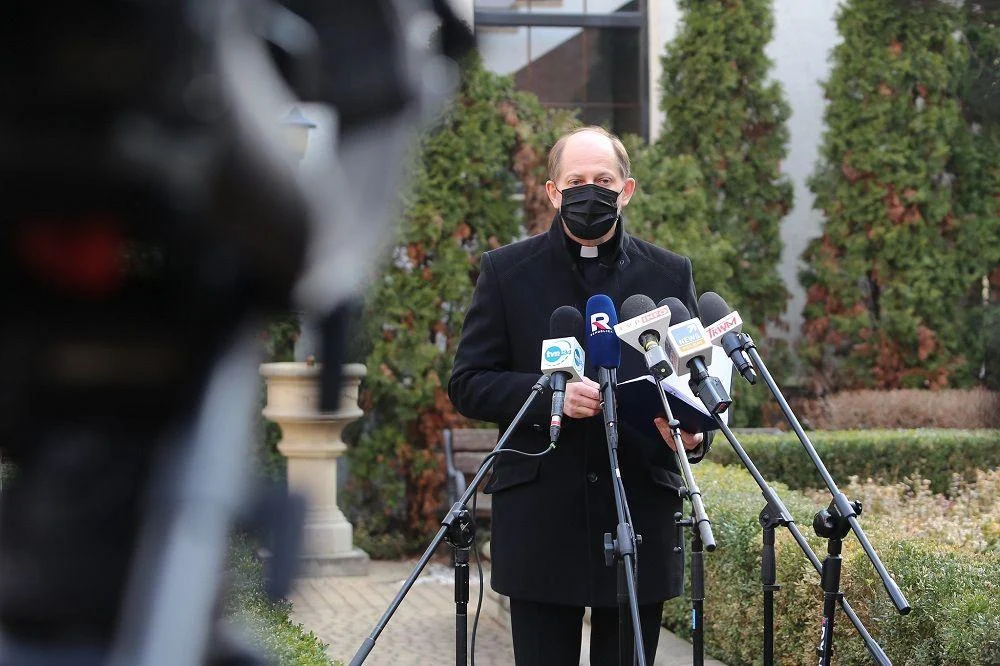 Obostrzenia w kościołach na święta wielkanocne. Episkopat podaje wytyczne