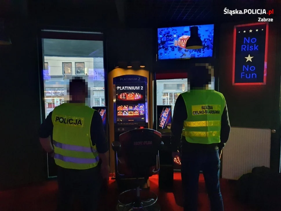 Policja przejęła 7 nielegalnych automatów do gier