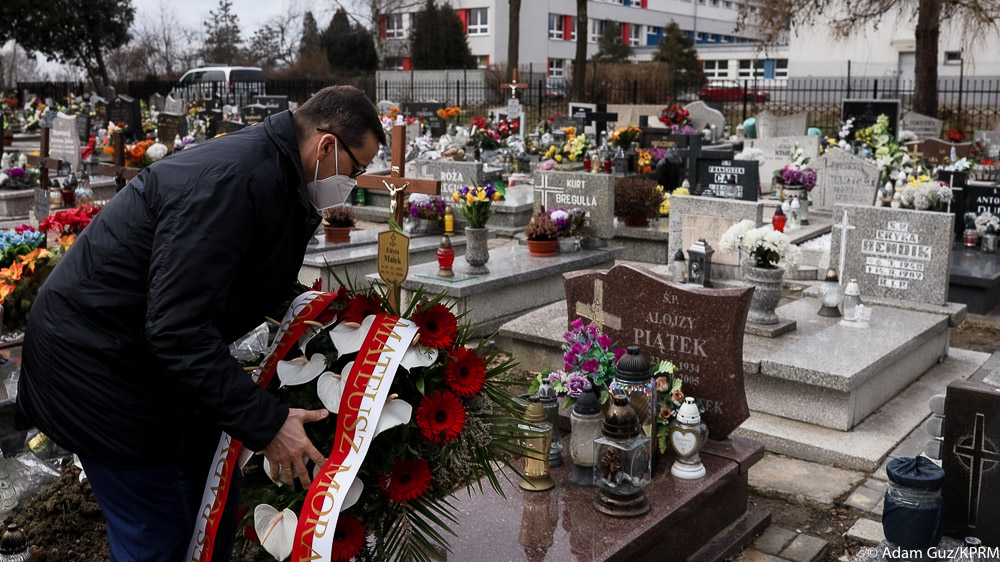 Zabrze: Premier złożył kwiaty na grobie Alojzego Piontka