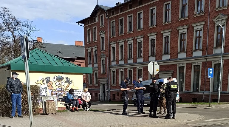 Posypały się mandaty za udział w marszu antycovidowców