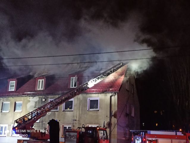 Pożar w Rudzie Śląskiej-Goduli: Spalił się dach budynku przy ul. Owocowej