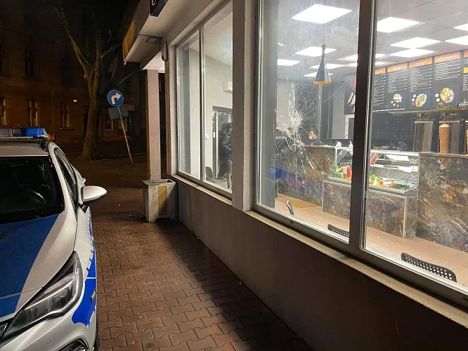 Wandale zdewastowali lokal, w którym mieści się Arman Kebab w Rudzie Śląskiej