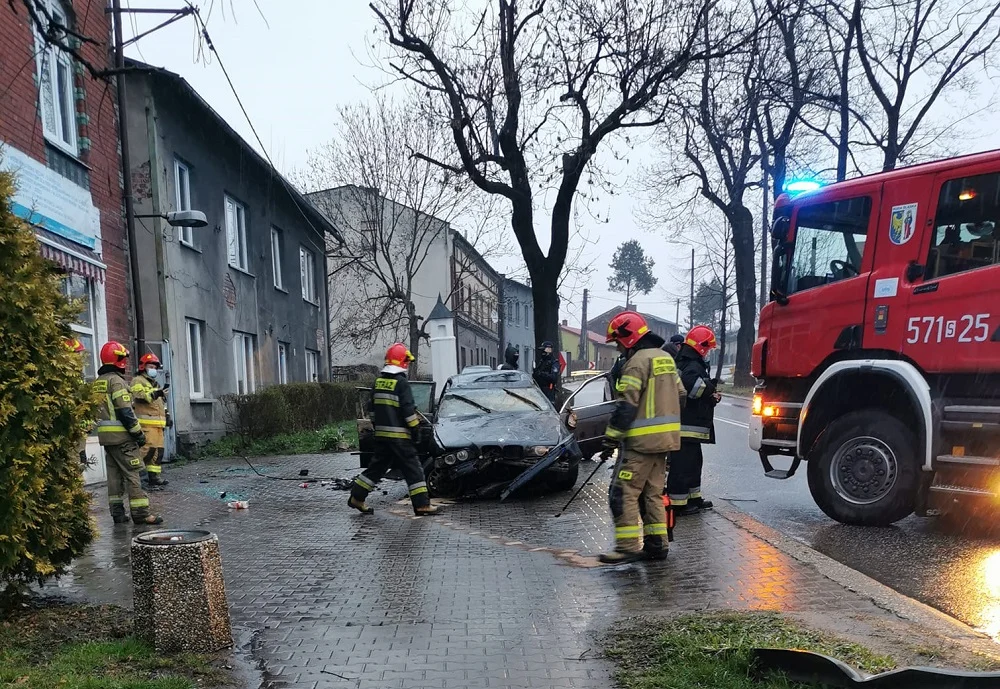 Nocny pościg w Rudzie Śląskiej zakończony dachowaniem! Kierowca i pasażerka naćpani!