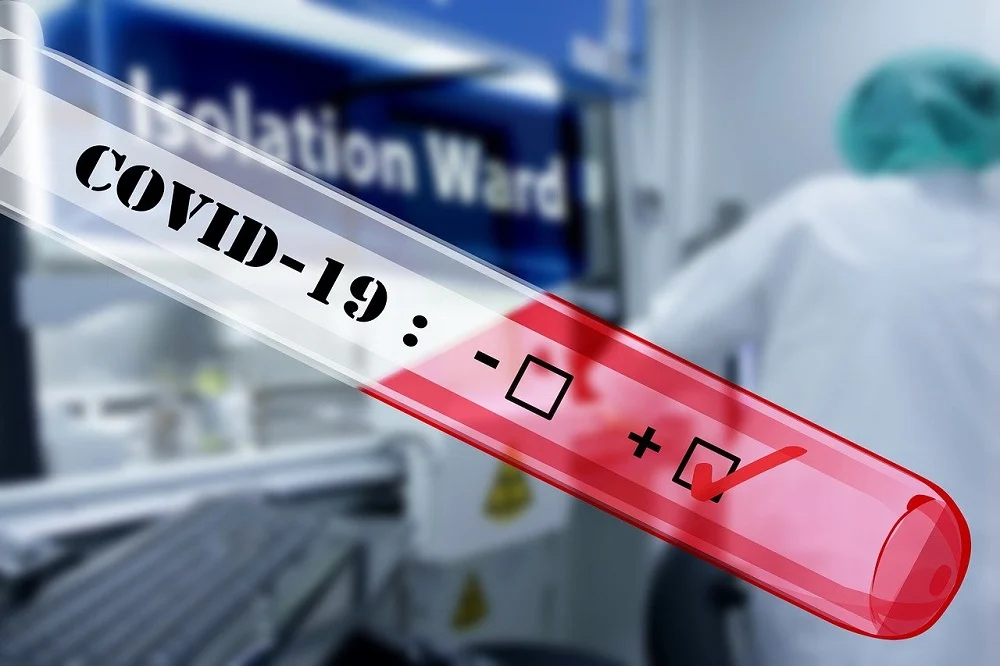 Dr. Sutkowski o zakażeniach: dane napawają optymizmem; pandemia wyraźnie spowalnia