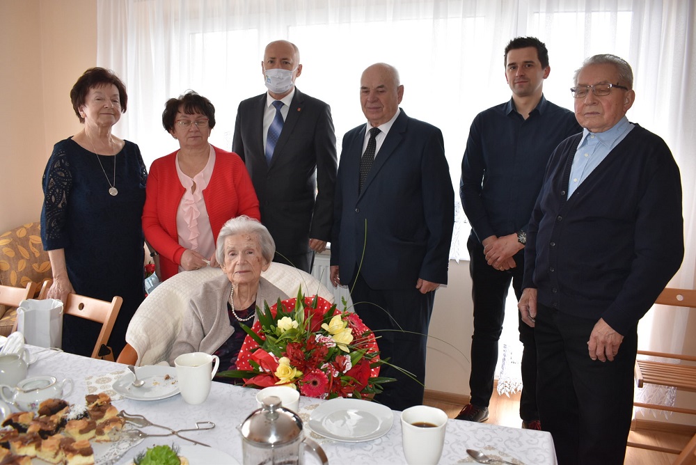 Starosta z odwiedzinami u stuletniej rodowitej łaziszczanki