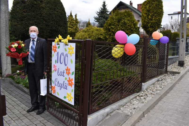 Starosta z odwiedzinami u stuletniej rodowitej łaziszczanki