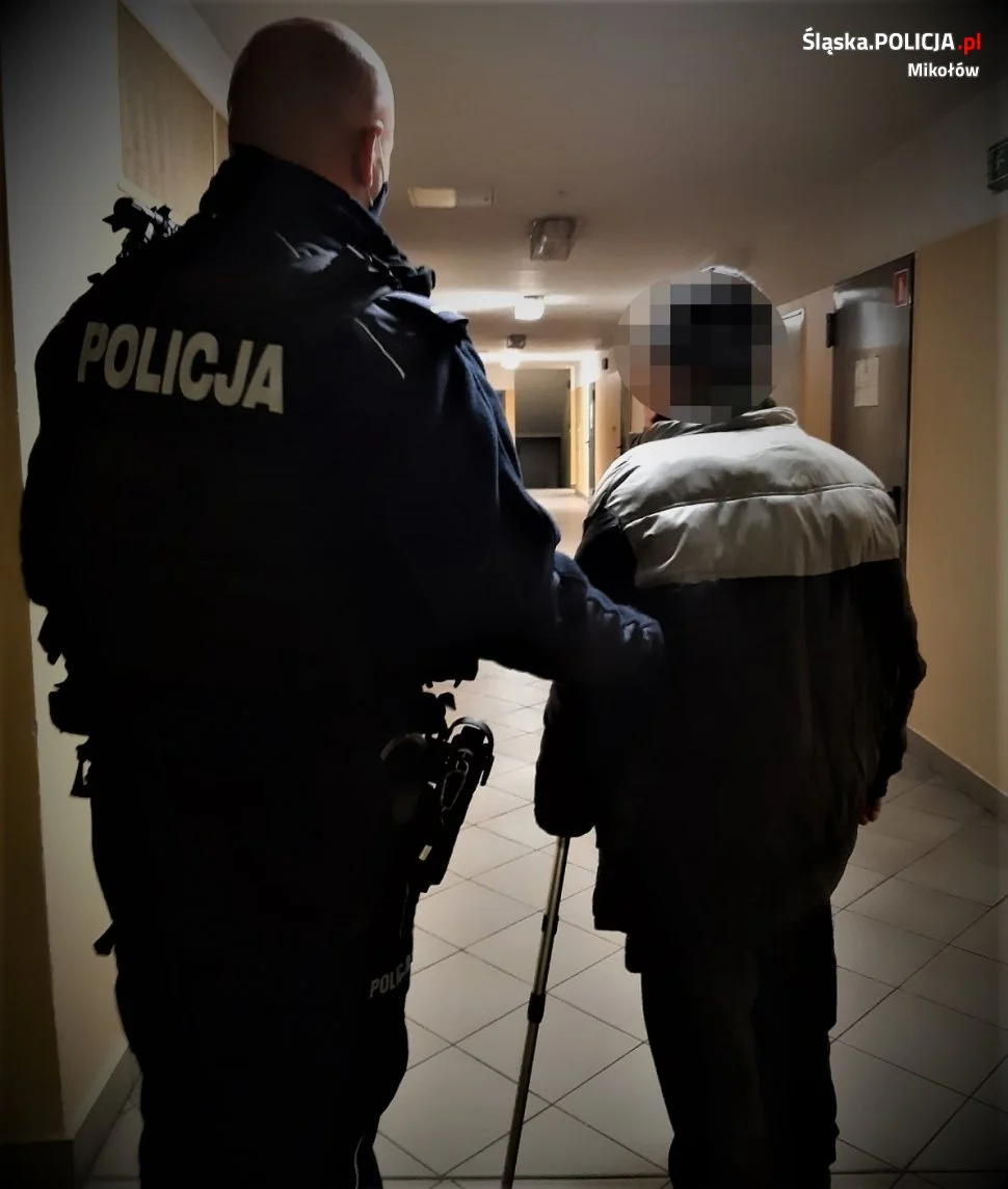 70-latek uderzył żonę młotkiem. Musi opuścić wspólne mieszkanie
