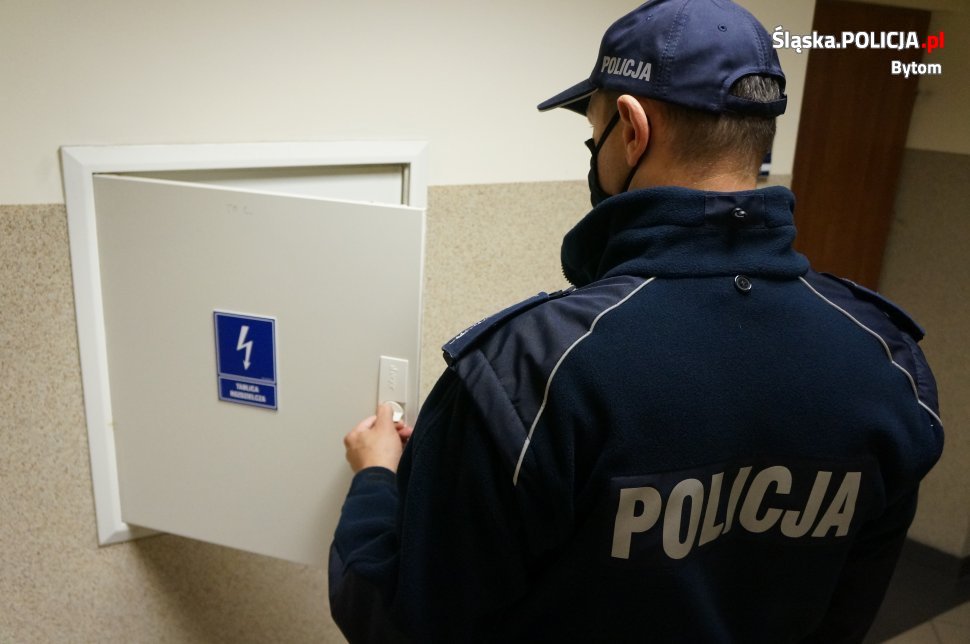 Policjanci ujawnili 3 przypadki nielegalnego podłączenia prądu