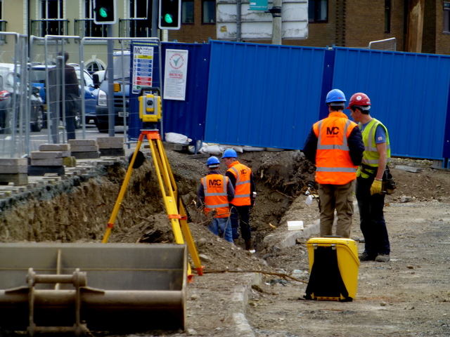 Czym się kierować, jeżeli wybieramy geodetę?