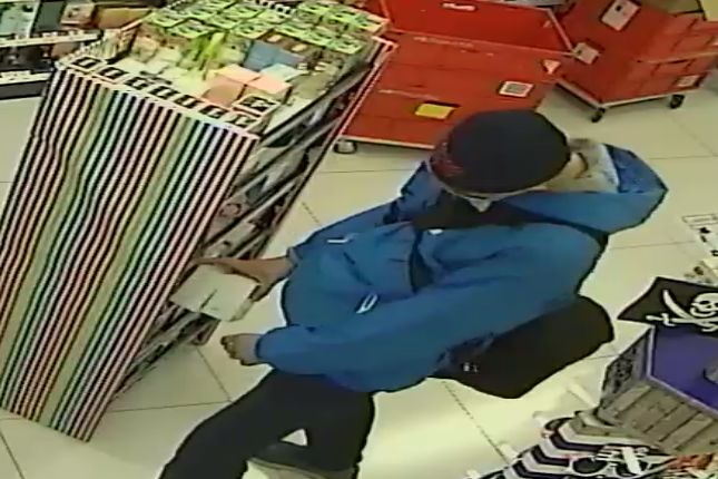 Czy rozpoznajesz go? Ukradł perfumy o wartości 600 złotych