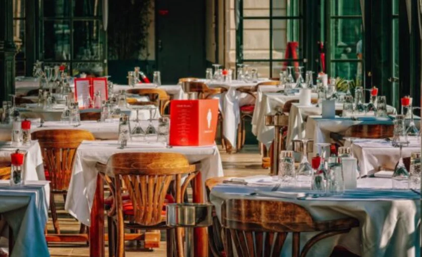 Zwrot i zwolnienie z opłaty na sprzedaż napojów alkoholowych