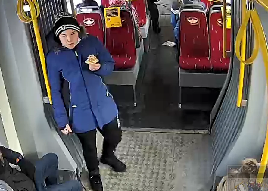 Podejrzani o kradzież telefonu. Rozpoznajesz ich?