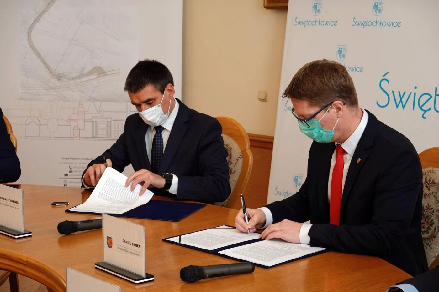 Świętochłowice: Podpisanie umowy na przebudowę ul. Przemysłowej