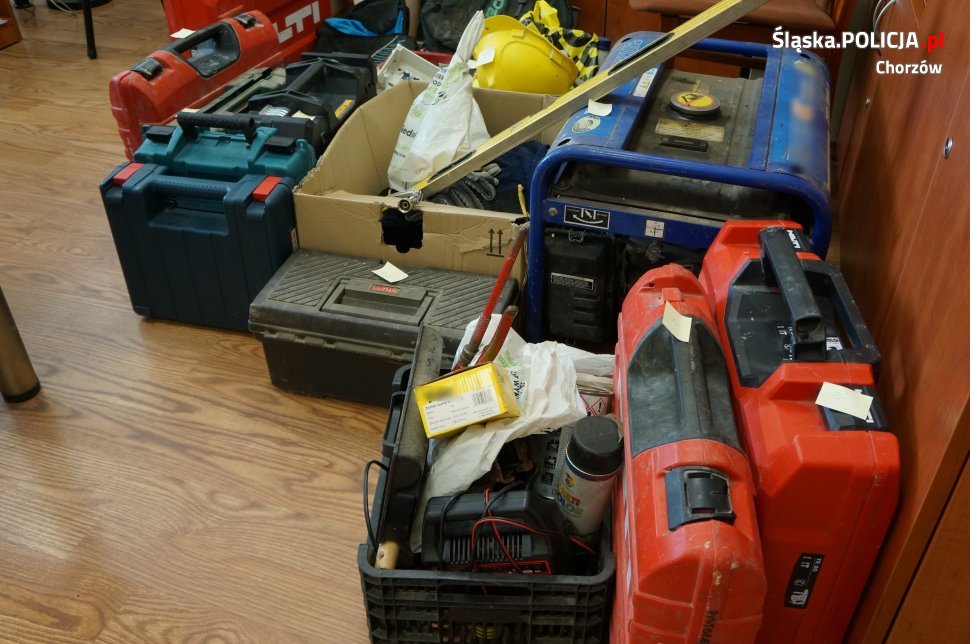 Kryminalni odzyskali narzędzia warte ponad 20 tys. złotych. Mężczyzna usłyszał zarzuty