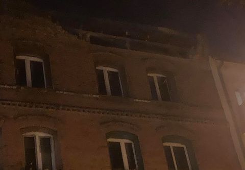 Zawalił się fragment ściany szczytowej kamienicy przy ul. Farnej