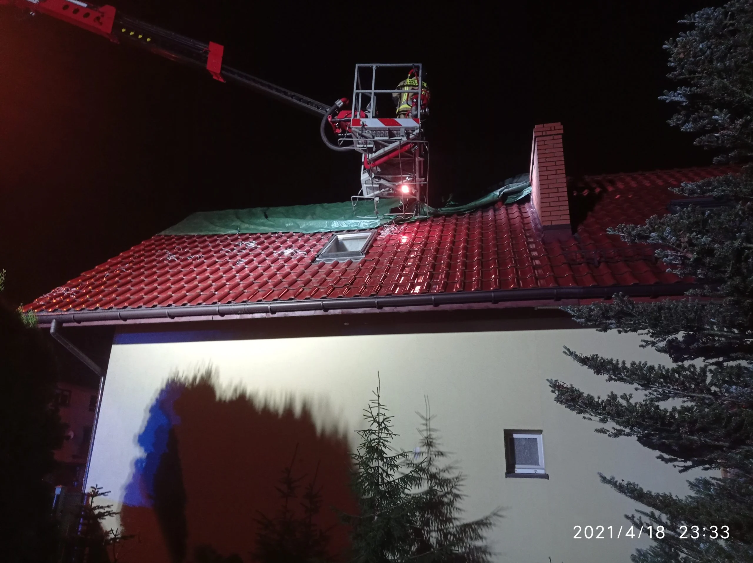 Pożar poddasza domu jednorodzinnego
