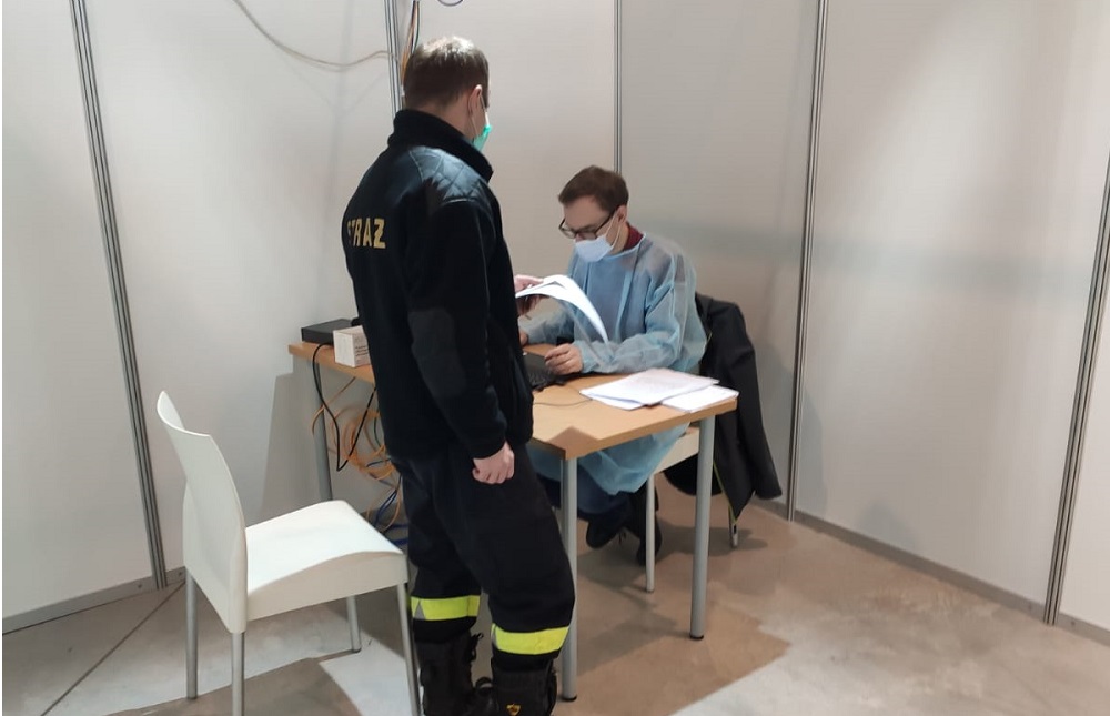 Szczepienie strażaków przeciwko COVID-19