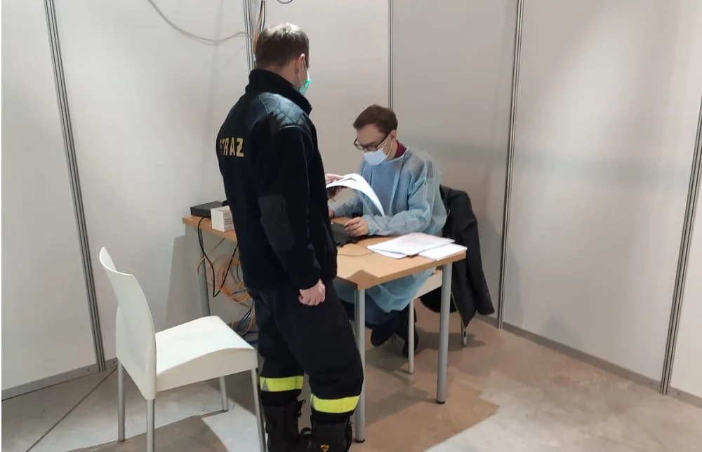 Szczepienie strażaków przeciwko COVID-19
