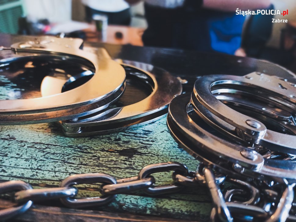 Rozbój na ulicy 3-go maja. Groził ekspedientce śmiercią!