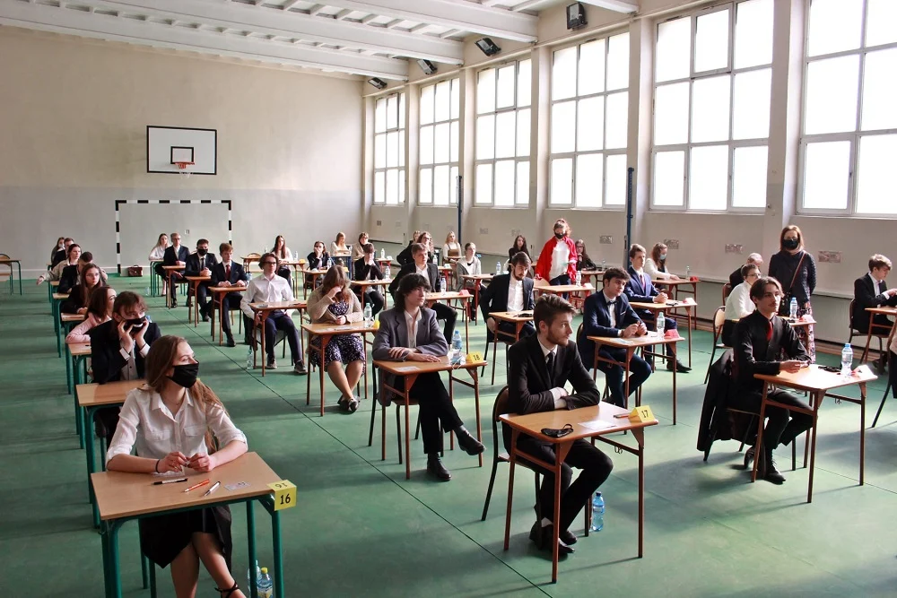 Ruda Śląska: Ponad 800 maturzystów przystąpiło dzisiaj do egzaminu dojrzałości