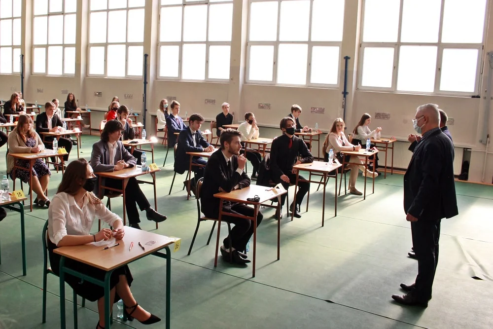 Ruda Śląska: Ponad 800 maturzystów przystąpiło dzisiaj do egzaminu dojrzałości