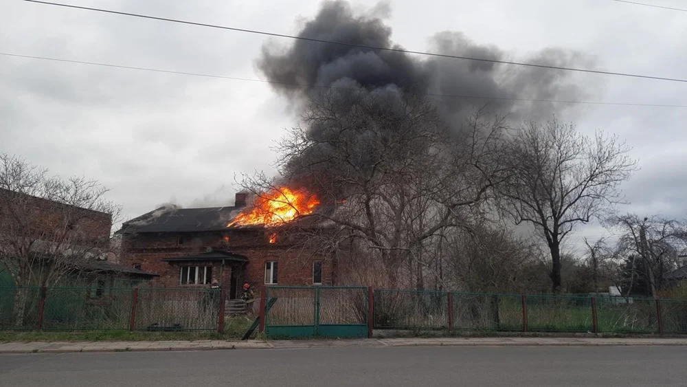 Pożar pustostanu w Halembie. Służby badają przyczyny tego zdarzenia