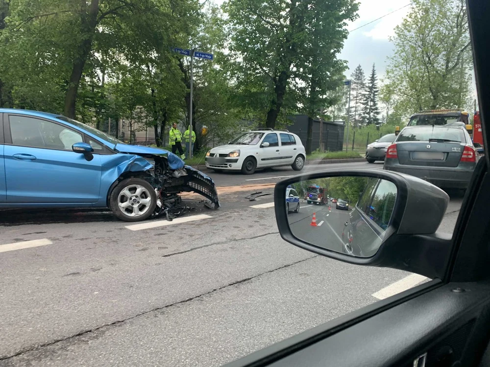 Przed przejazdem kolejowym w Rudzie Śląskiej doszło do kolizji