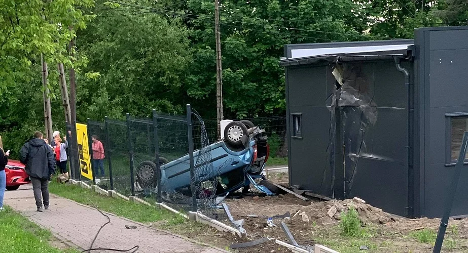 Koszmarny wypadek w Rudzie Śląskiej. Samochód wyleciał w powietrze na ulicy 1 Maja!