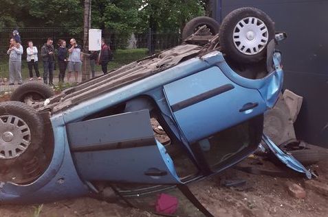 Koszmarny wypadek w Rudzie Śląskiej. Samochód wyleciał w powietrze na ulicy 1 Maja!