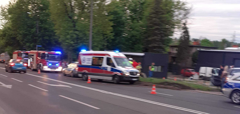 Koszmarny wypadek w Rudzie Śląskiej. Samochód wyleciał w powietrze na ulicy 1 Maja!