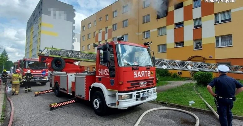 Tragiczny pożar mieszkania w Piekarach Śląskich. Jedna osoba nie żyje