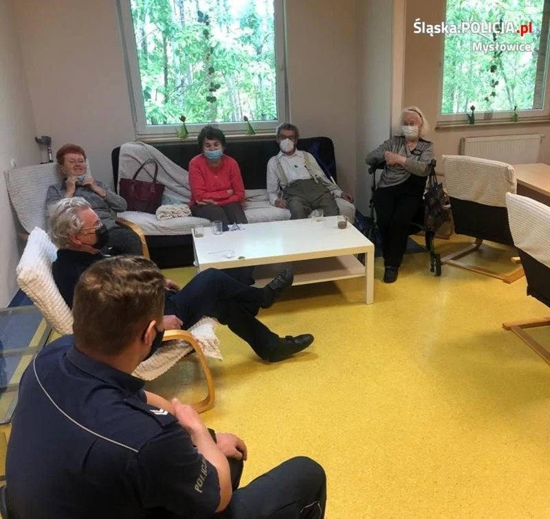 Policjanci odwiedzili seniorów