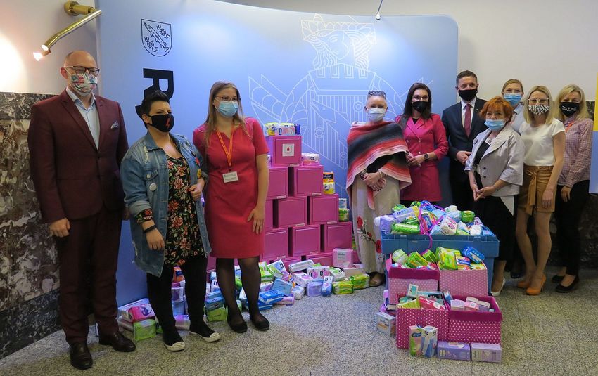 Różowe Skrzyneczki trafią do szkół